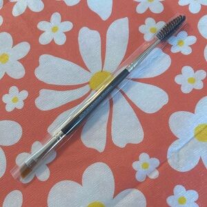 Laura mercier brow definer/brow grooming  brush - never used